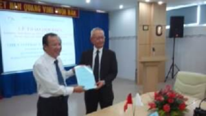 Lễ ký kết trao hợp đồng cung cấp thiết bị y tế giữa Miyano và Bệnh viện Đa khoa tỉnh Ninh Thuận thuộc dự án JICA vốn ODA Nhật Bản